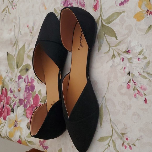 NWOT Qupid Pointed Toe Flats - Picture 2 of 4